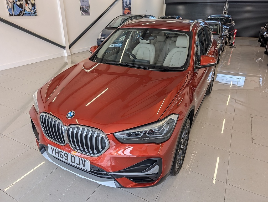 BMW X1 18I Xline YH69DJV Orange #2