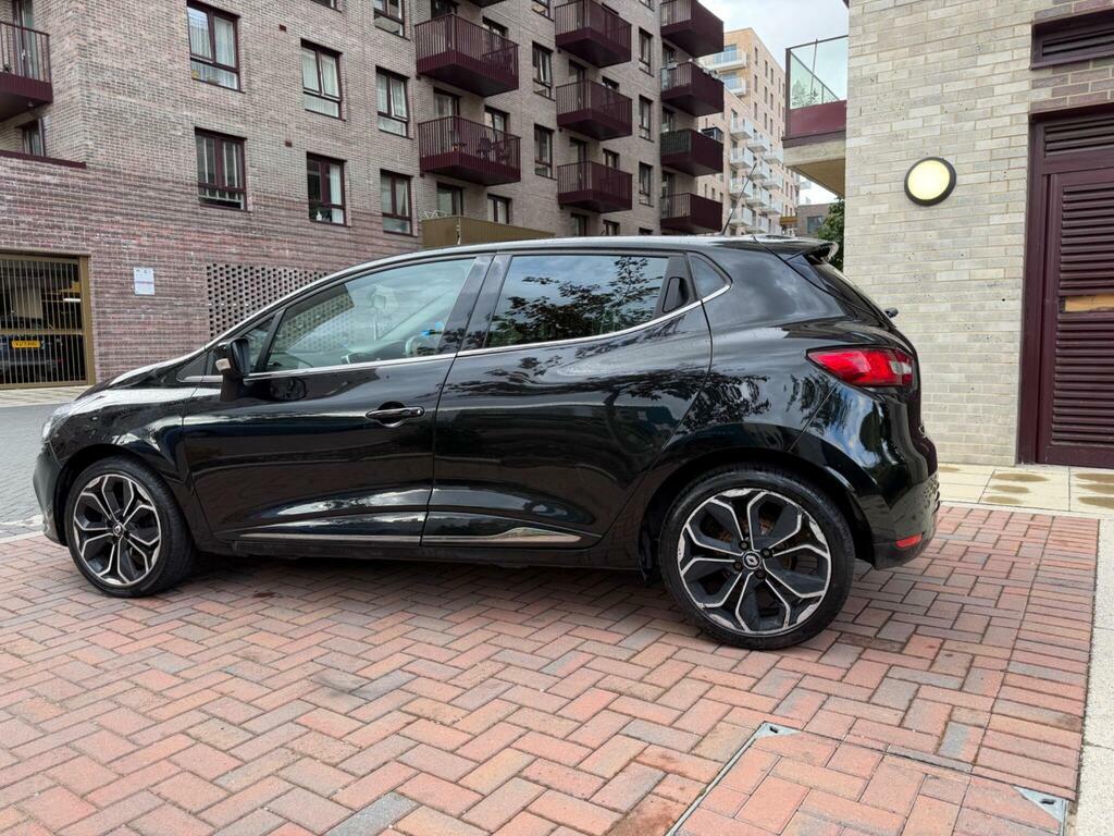 Renault Clio Hatchback White #12