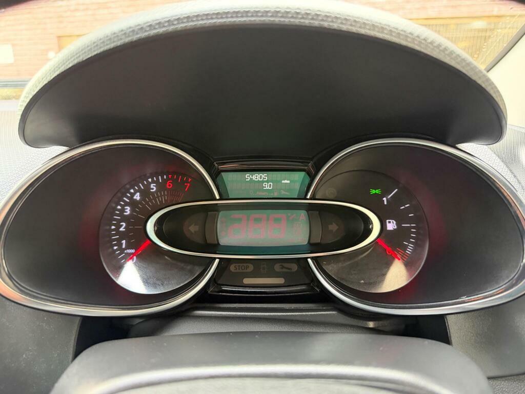 Renault Clio Hatchback White #28