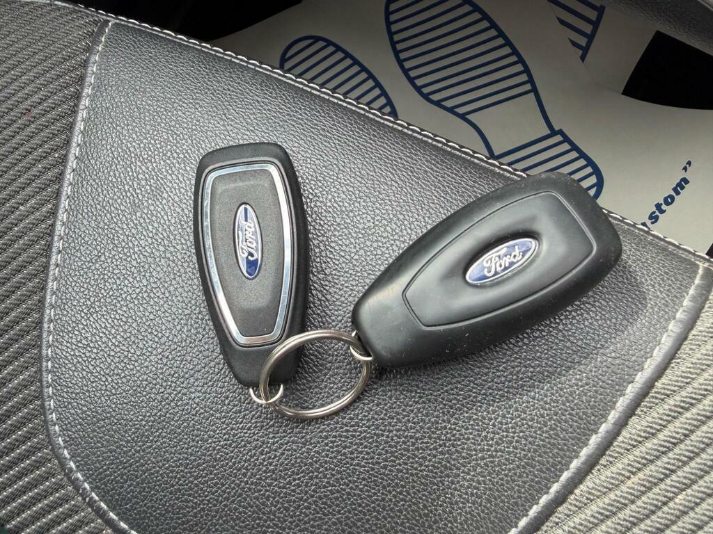 Ford Kuga Hatchback White #25