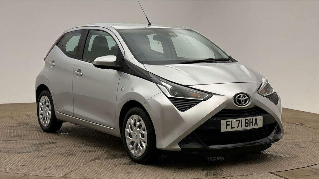 Toyota Aygo 1.0 Vvt-i X-play Euro 6 Ss Silver