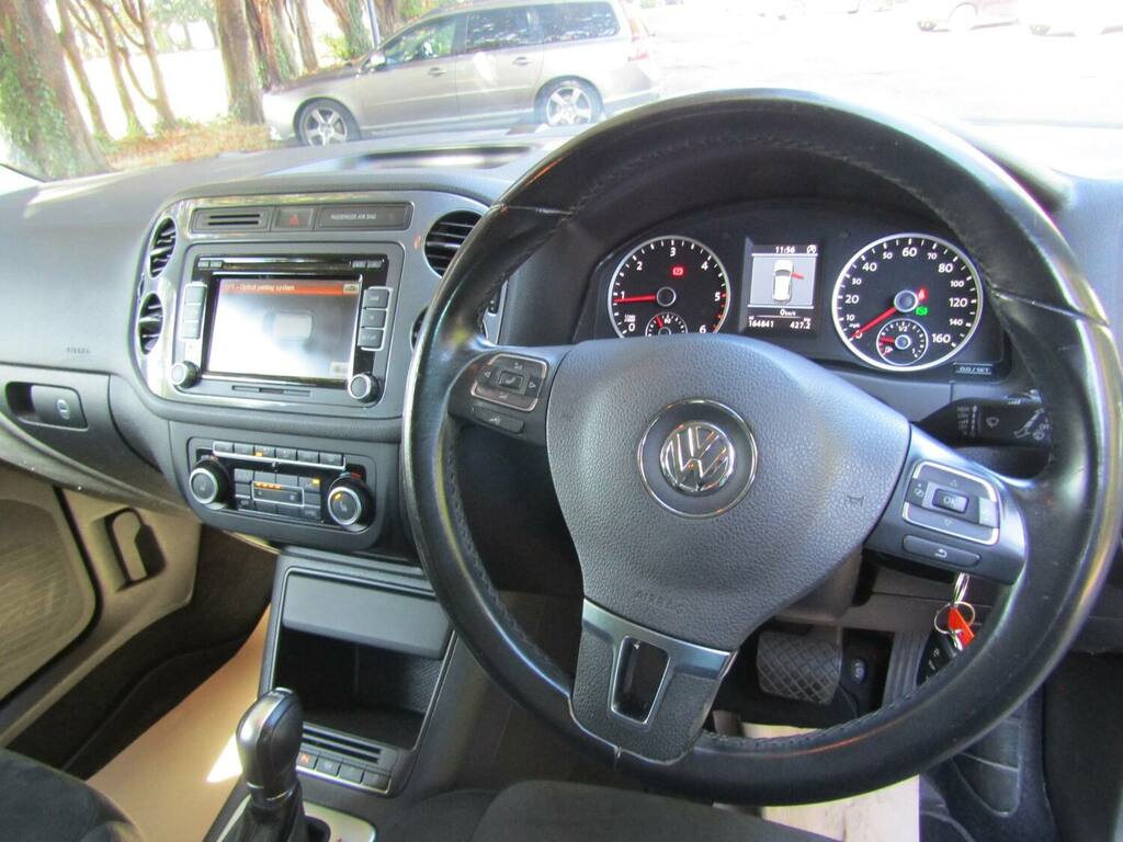 Volkswagen Tiguan 2.0 Tdi Bluemotion Tech Se Dsg Black #2
