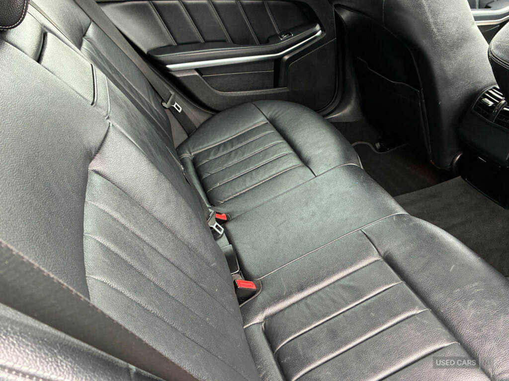 Mercedes-Benz E Class E220 Bluetec Se 7G-tronic BU16VBP Black #3