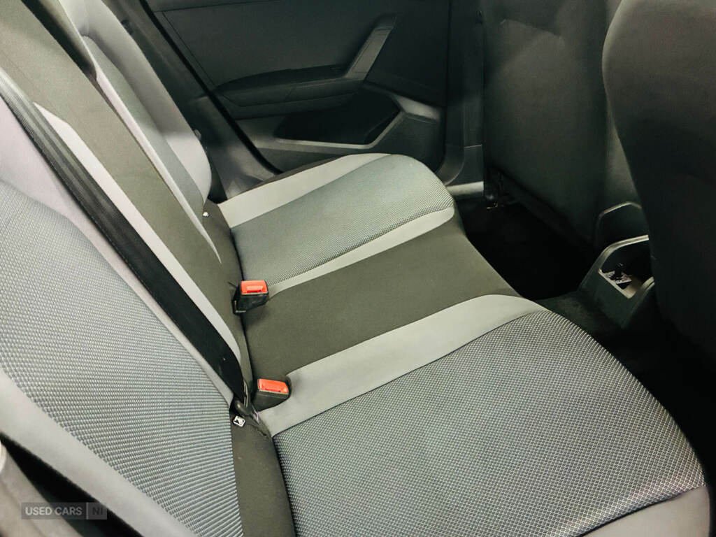 Seat Arona 1.6 Tdi Se Technology BC18OOW Red #3