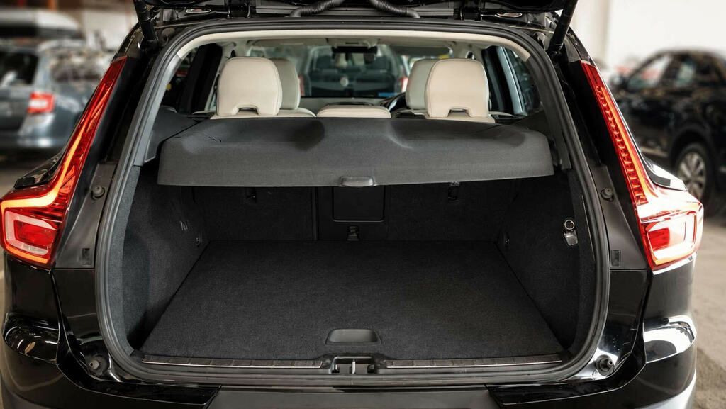 Volvo XC40 R Design Black #9