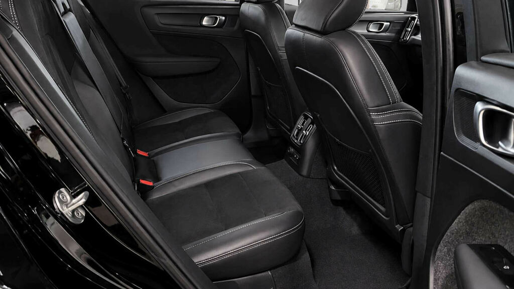 Volvo XC40 Core Black #13