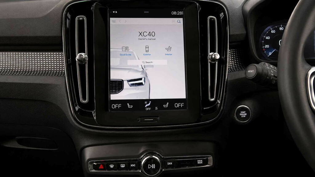 Volvo XC40 Core Black #15
