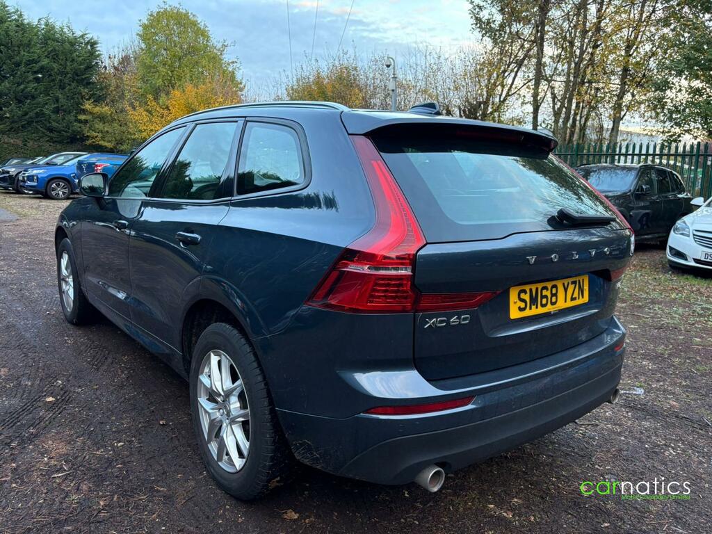 Volvo XC60 Momentum Pro Blue #2
