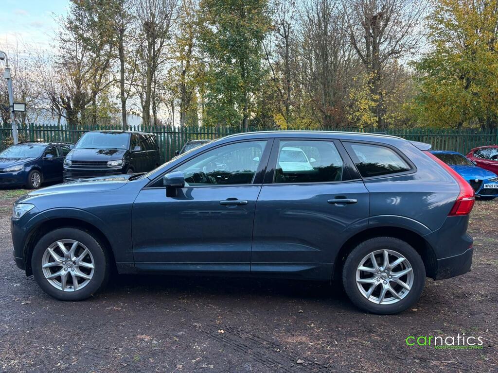 Volvo XC60 Momentum Pro Blue #3