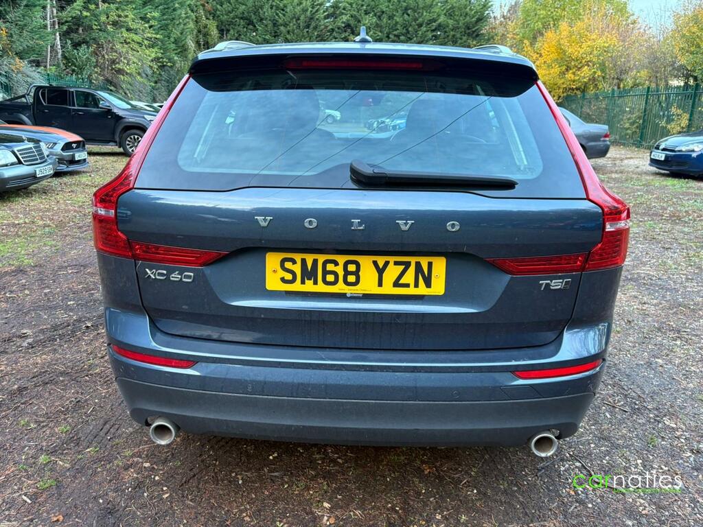 Volvo XC60 Momentum Pro Blue #6
