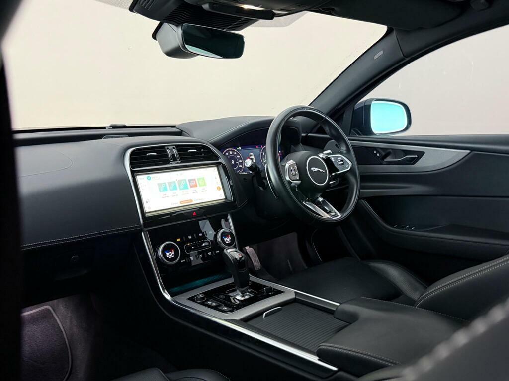 Jaguar XE R-dynamic Black Blue #4