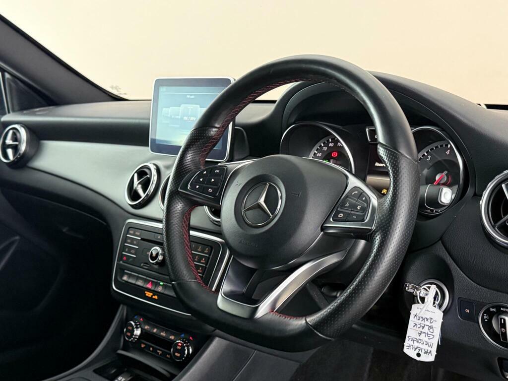 Mercedes-Benz GLA Class 2.1 Gla220d Amg Line Suv 7G-dct 4Matic Black #3