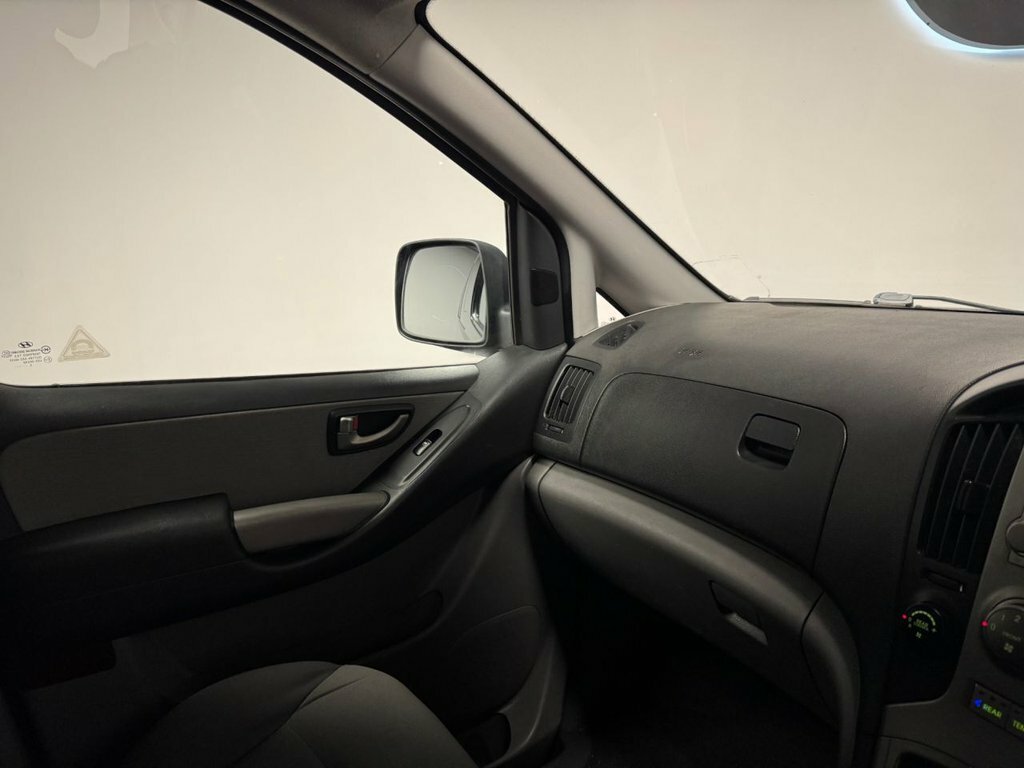 Hyundai I800 Crdi Style #26