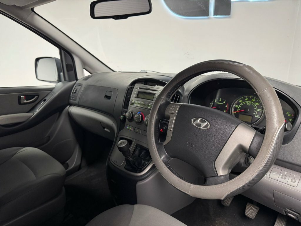 Hyundai I800 2.5L Style Black #3