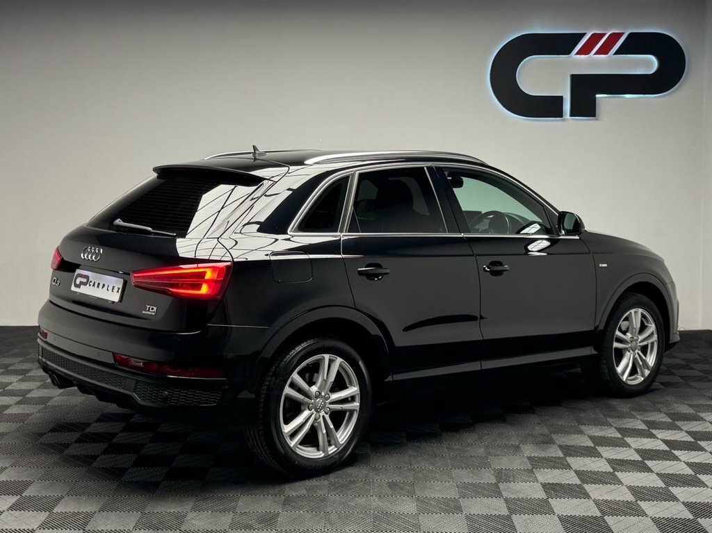 Audi Q3 2L S Line LR16EUM Black #2