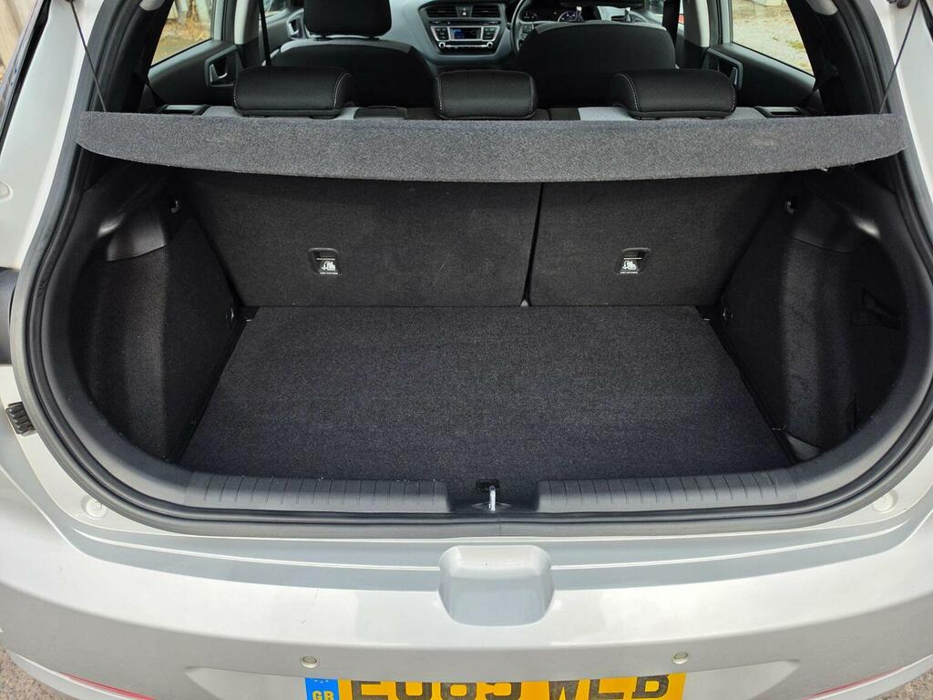 Hyundai I20 Hatchback 1.4 Crdi Se Euro 6 201565 Silver #6