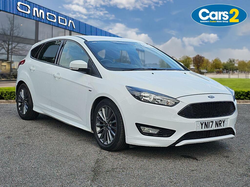 Ford Focus 1.0T Ecoboost St-line Hatchback White