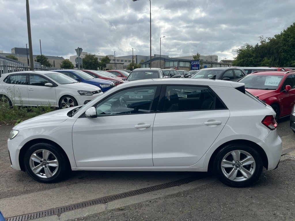 Audi A1 1L Se GX19WCK White #4