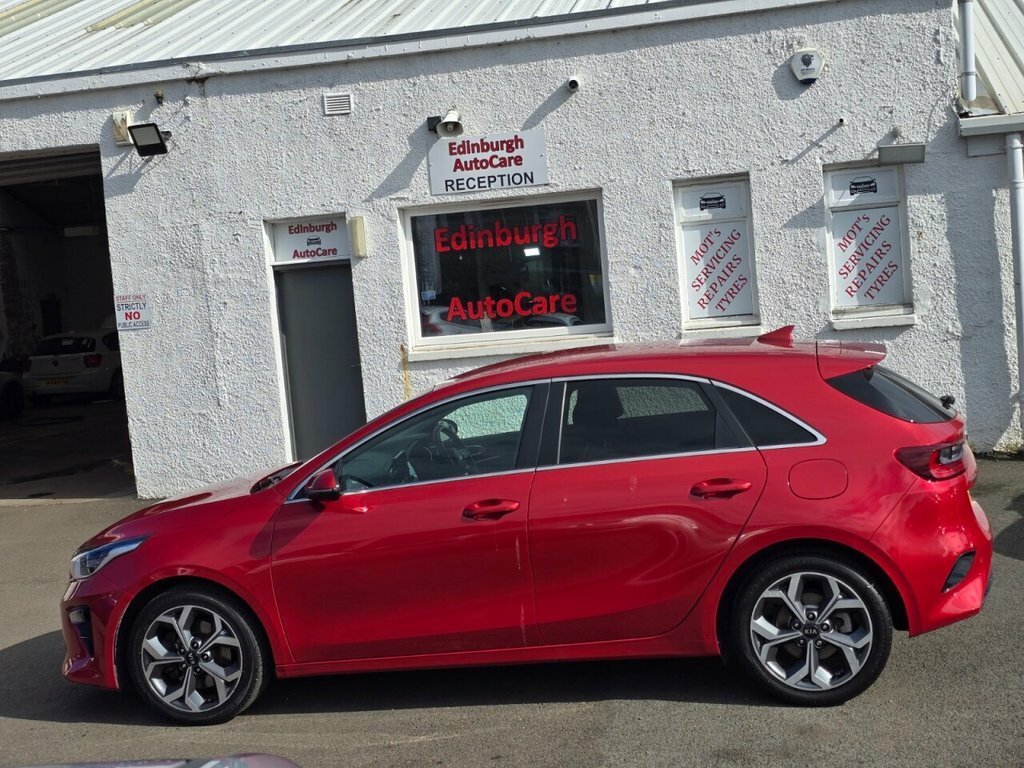 Kia Ceed 1L 3 Red #4