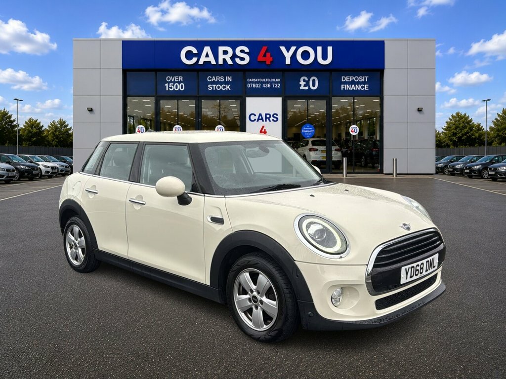 Mini Hatch 1.5L Cooper Classic White