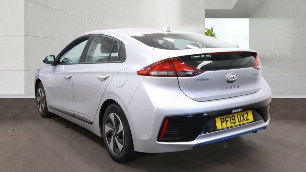 Hyundai Ioniq 1.6L Se Silver #3