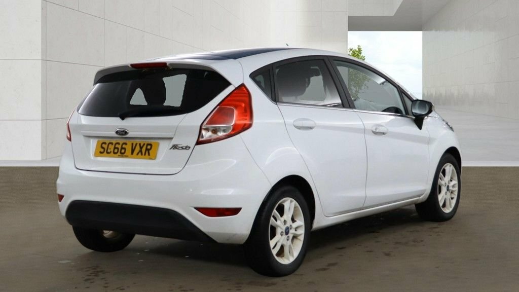 Ford Fiesta 1L Zetec White Edition White #4
