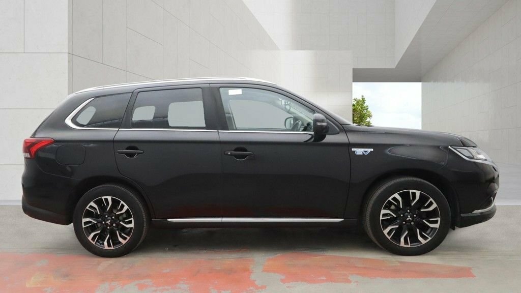 Mitsubishi Outlander 2L 4Hs Black #4