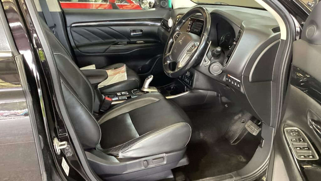 Mitsubishi Outlander 4H Black #9