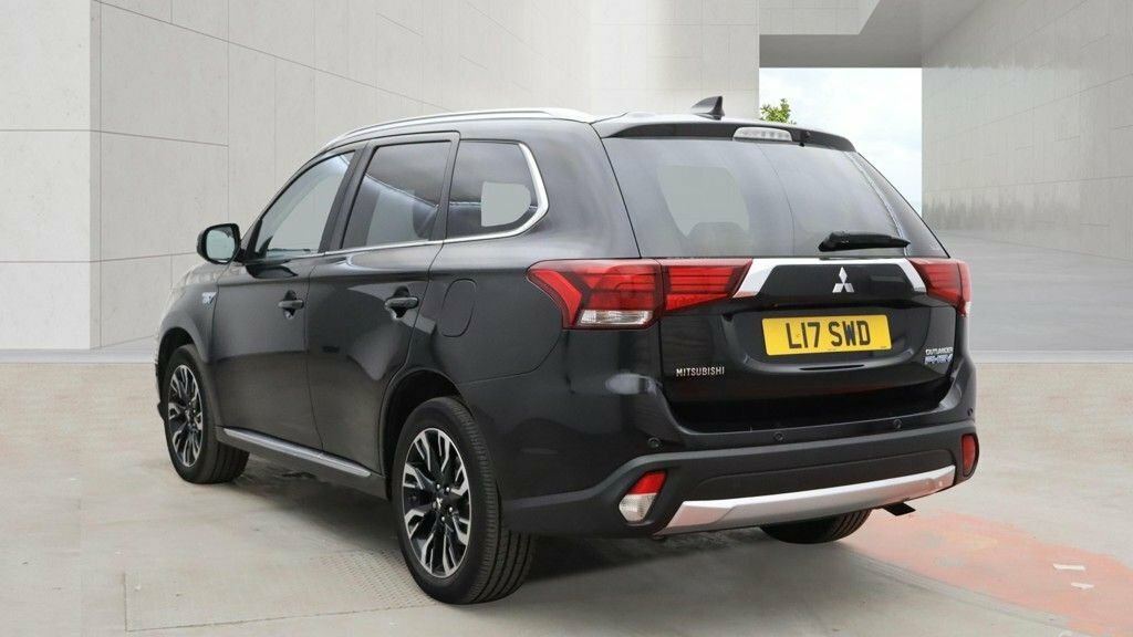 Mitsubishi Outlander 2L 4Hs Black #2