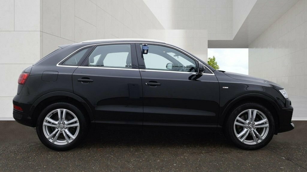 Audi Q3 1.4L S Line Edition Black #5