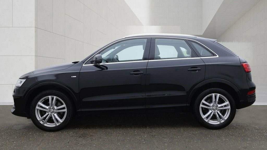 Audi Q3 1.4L S Line Edition Black #6