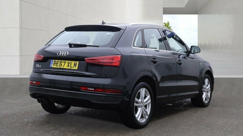 Audi Q3 1.4L S Line Edition Black #4