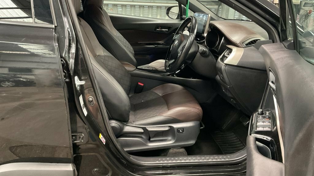 Toyota C-Hr Dynamic Hev Cvt Silver #11