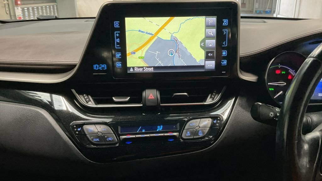 Toyota C-Hr Dynamic Hev Cvt Silver #13