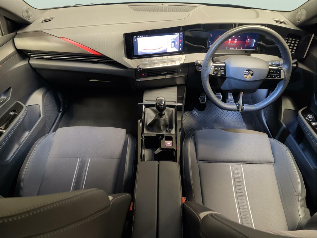 Vauxhall Astra Hatchback Silver #13
