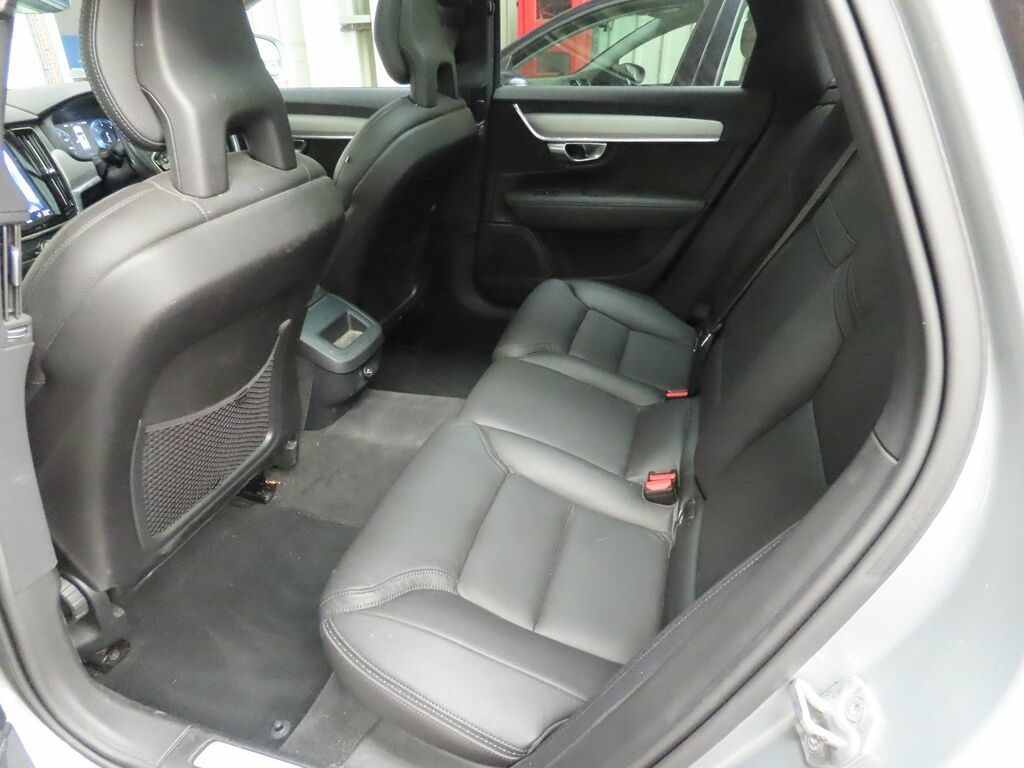 Volvo V90 Cross Country D5 Powerpulse Estate Silver #6