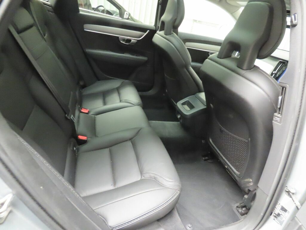 Volvo V90 Cross Country D5 Powerpulse Estate Silver #2
