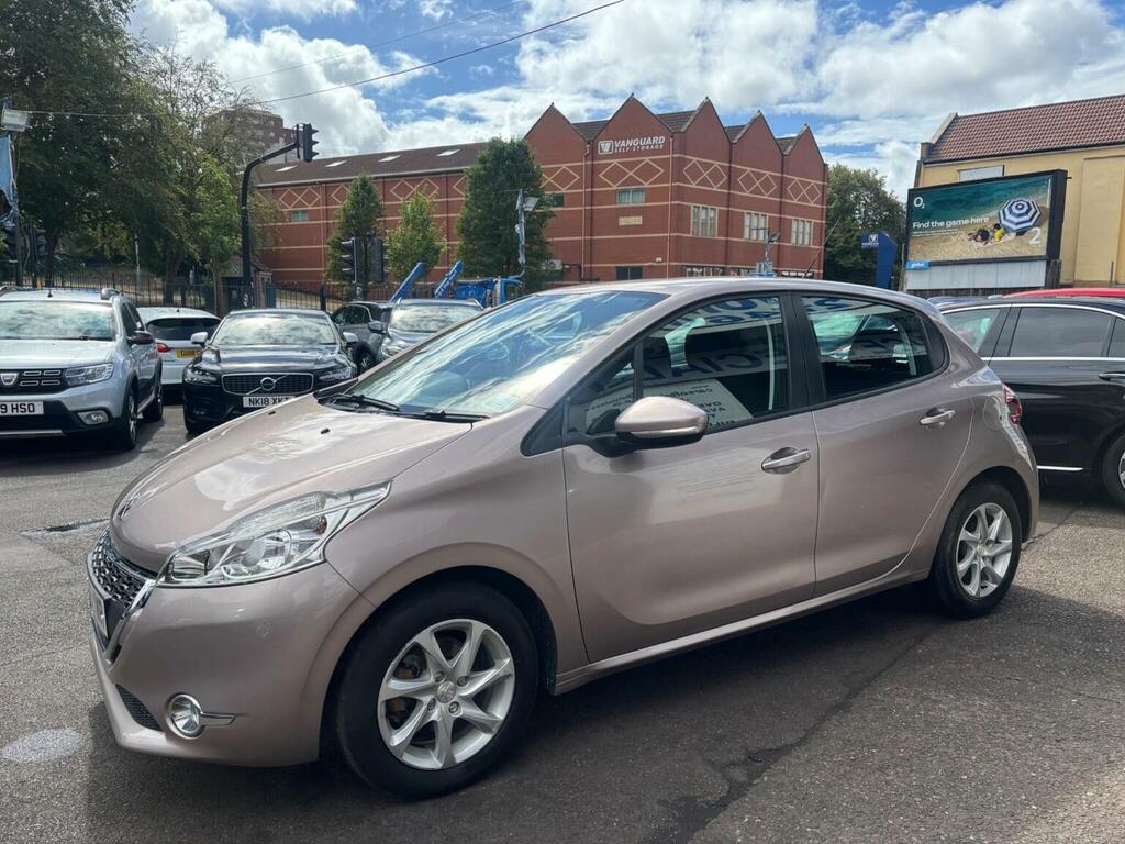 Peugeot 208 1.4 Hdi Active Euro 5 Pink #5