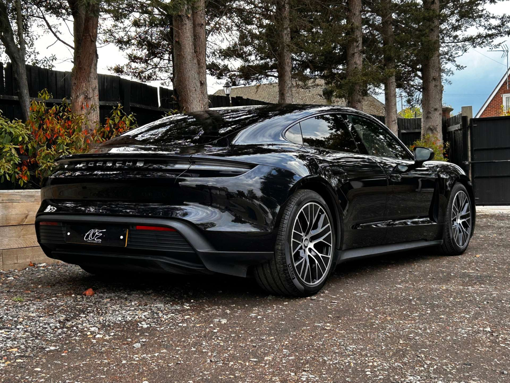Porsche Taycan 4X2 #6