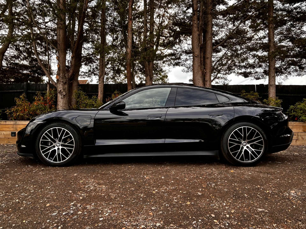 Porsche Taycan 4X2 #4