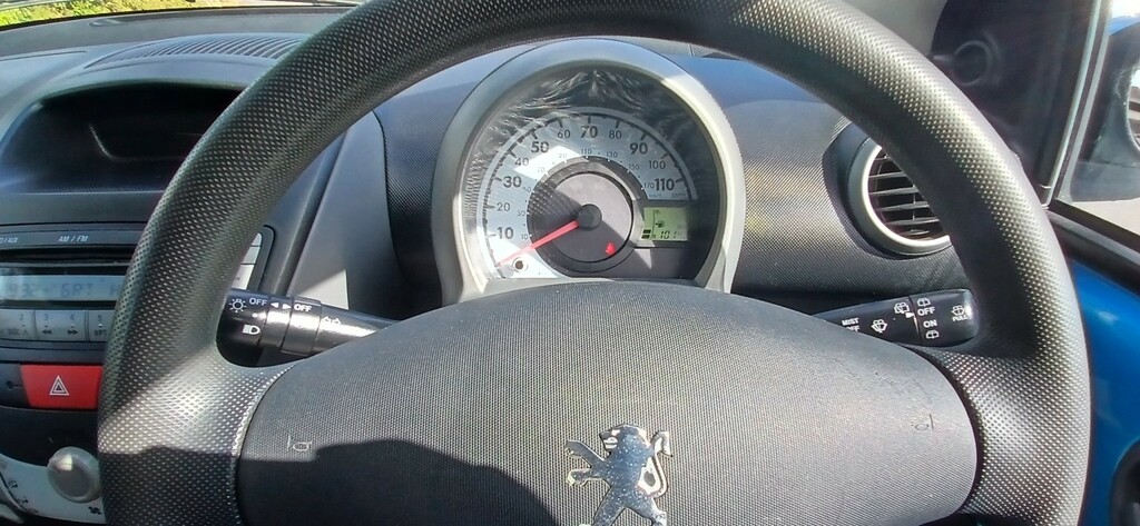 Peugeot 107 Hatchback Red #10