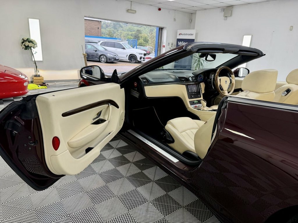 Maserati GranCabrio Mc Black #27