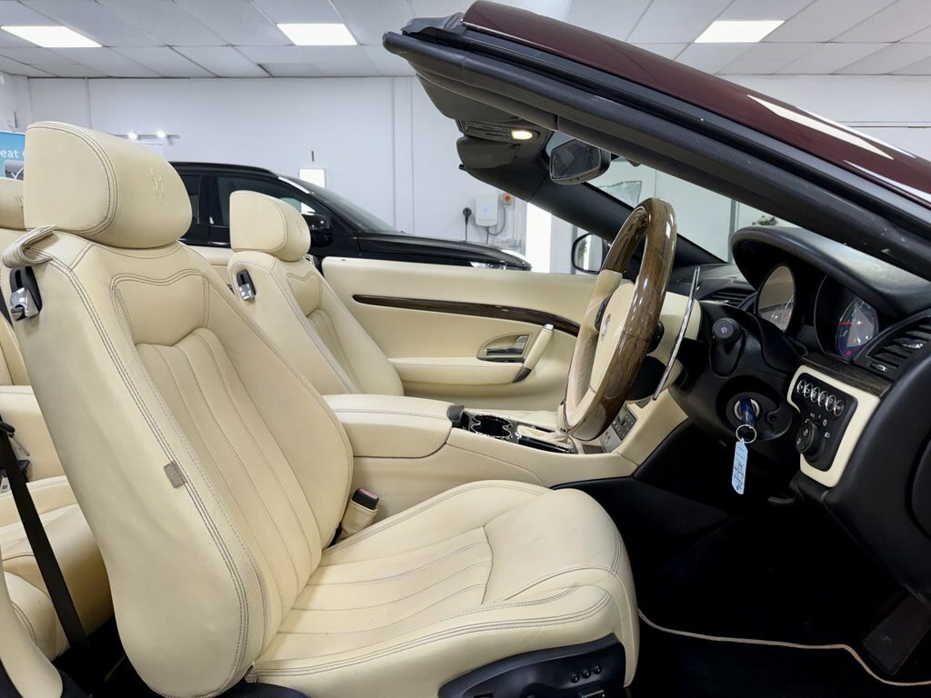 Maserati GranCabrio Mc Black #33