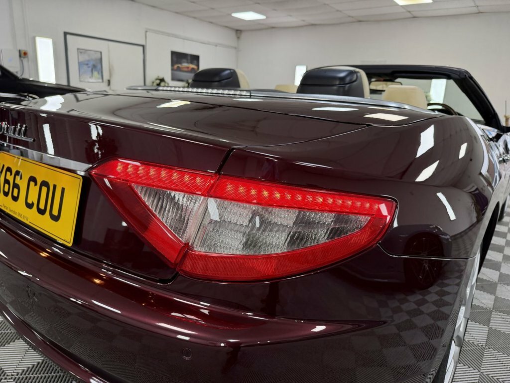 Maserati GranCabrio Mc Black #22