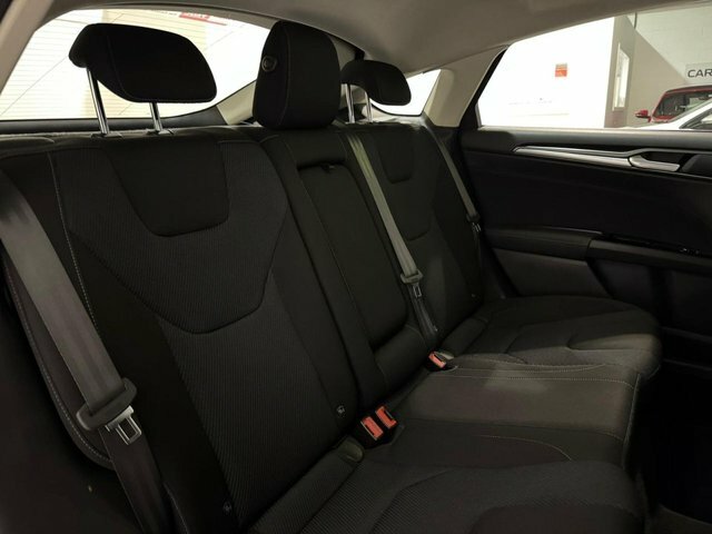 Ford Mondeo 1L Zetec Black #77