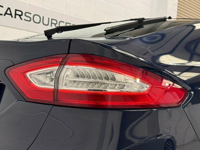 Ford Mondeo 1L Zetec Black #25