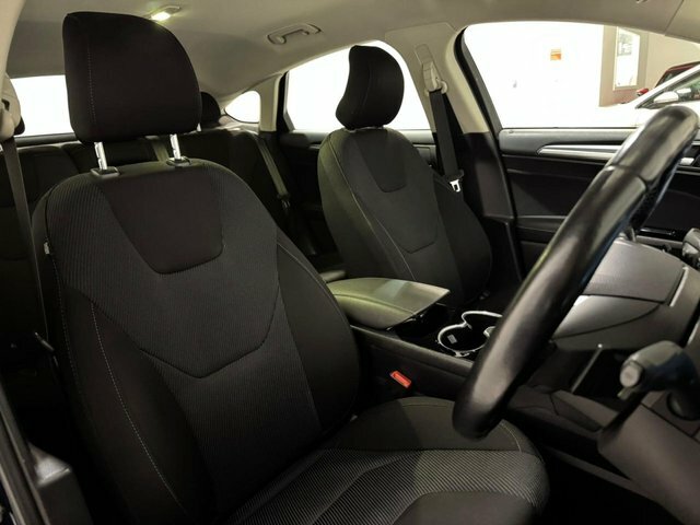 Ford Mondeo 1L Zetec Black #76