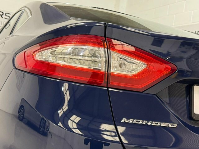 Ford Mondeo 1L Zetec Black #32