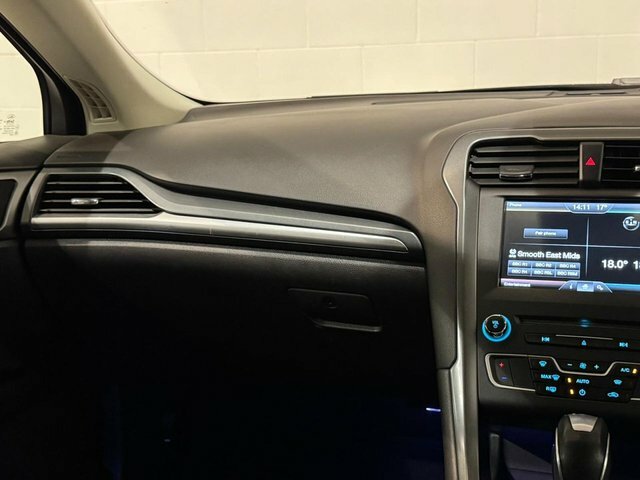 Ford Mondeo 1L Zetec Black #47