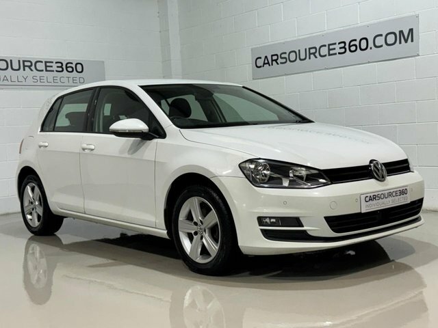 Volkswagen Golf 2015 1.6 Tdi Bluemotion Tech Match Hatchback D White #2
